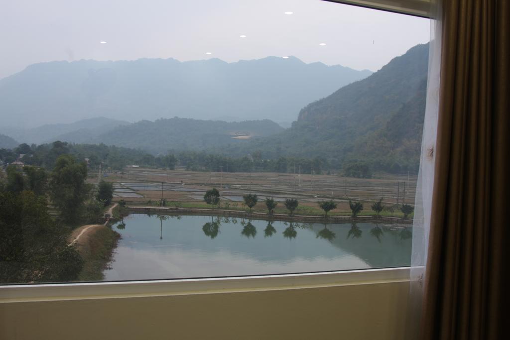 Khoa Thanh Hotel Hòa Bình 部屋 写真